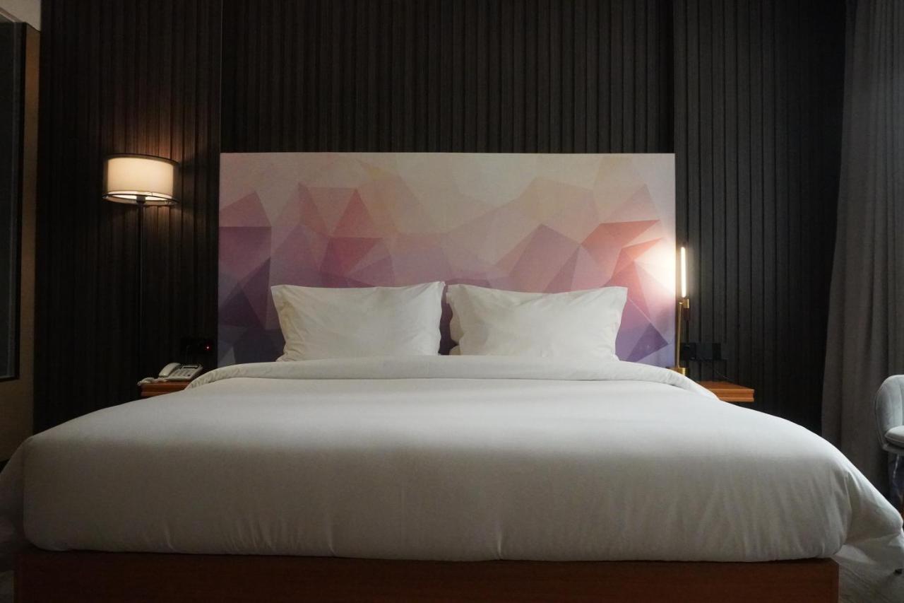Joy Hotel Phnom Penh Exterior photo