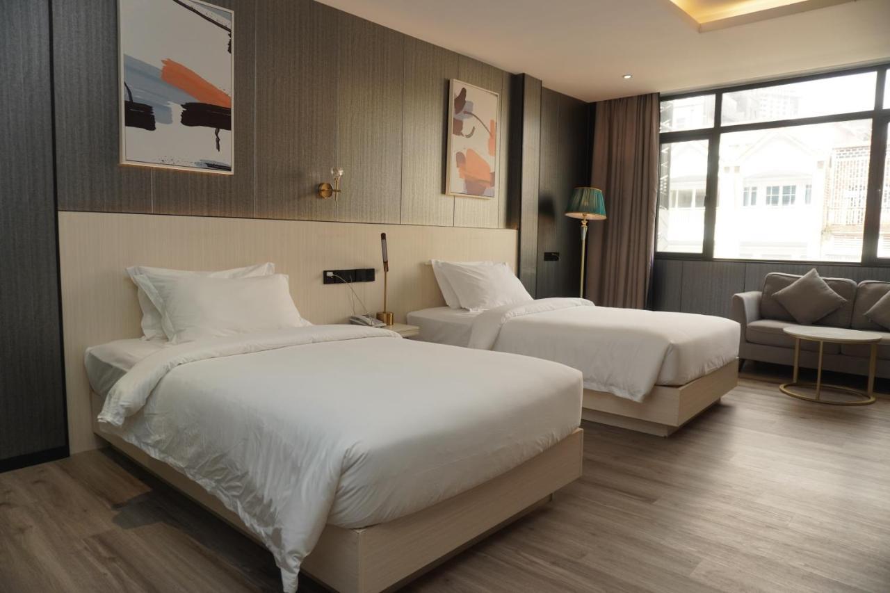Joy Hotel Phnom Penh Exterior photo